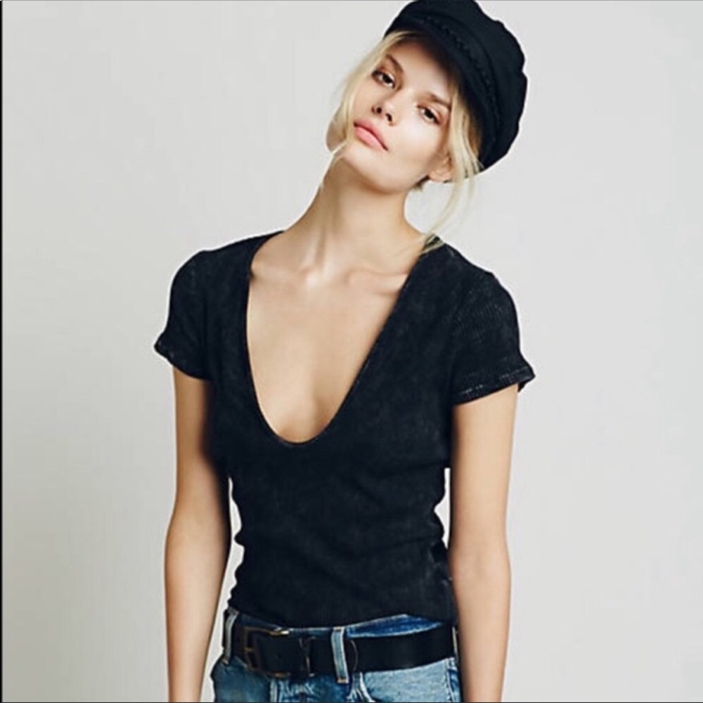 💜Free  People Black Deep V Tee